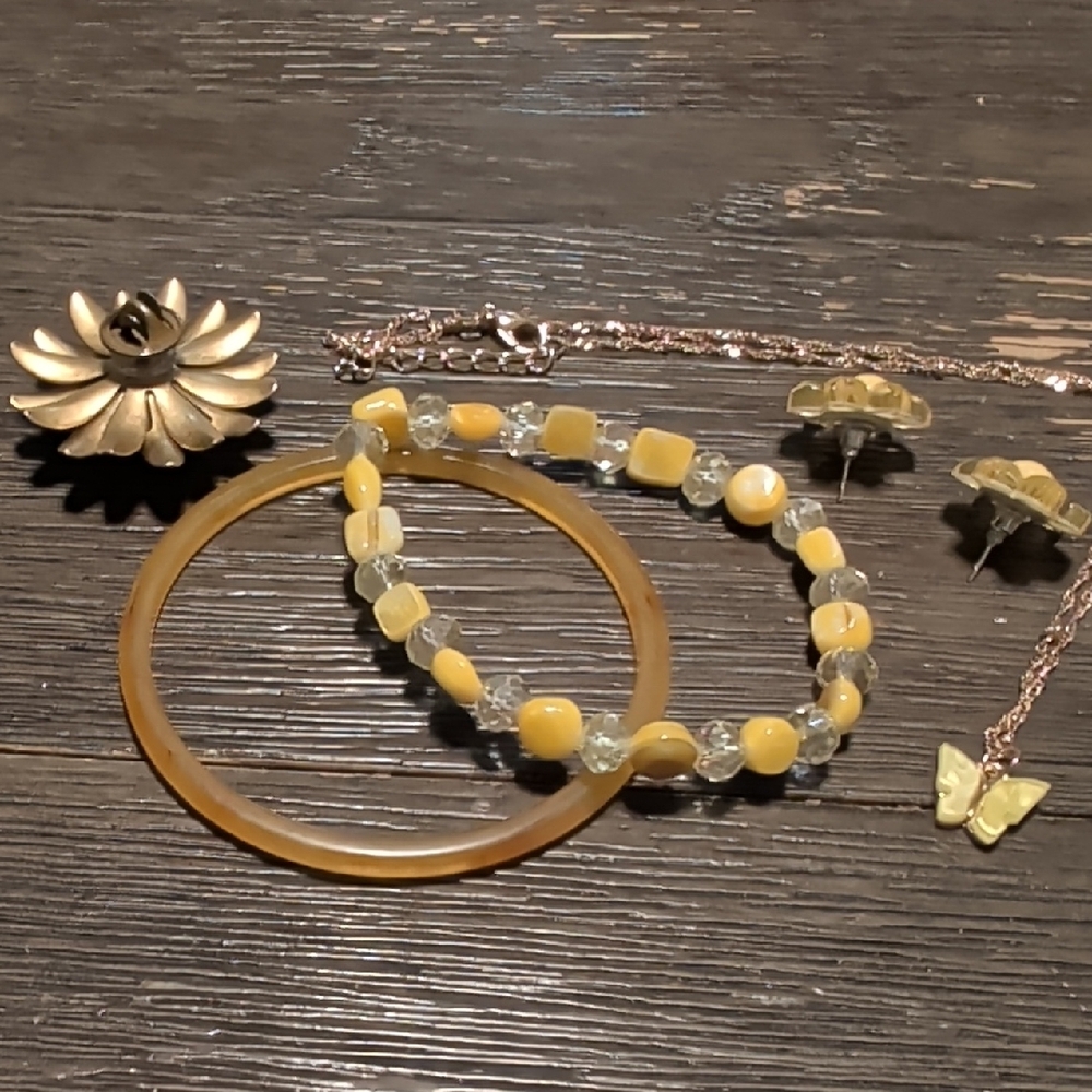 Chic Yellow Bracelet Set with Floral Accents - Picture 5 of 6